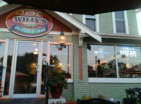Joe Willy's Bar & Grill