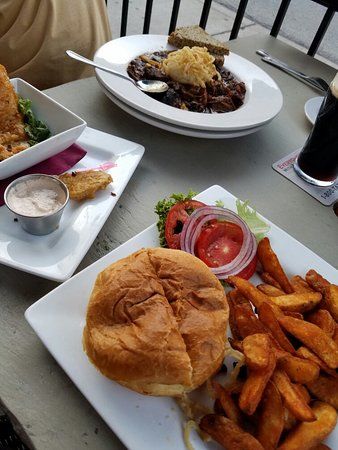 Claddagh Irish Pub